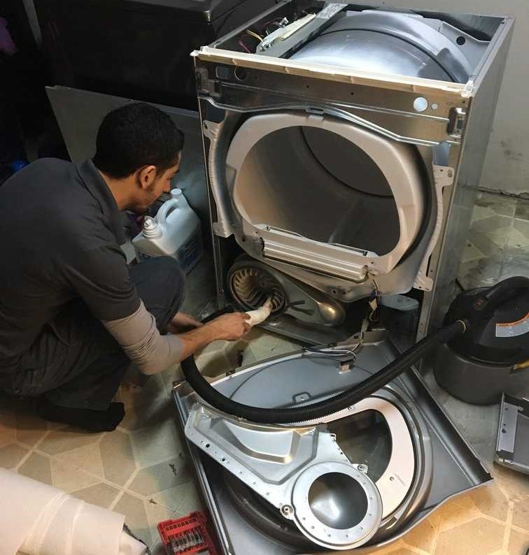 washer-machine-leaking-water-from-bottom